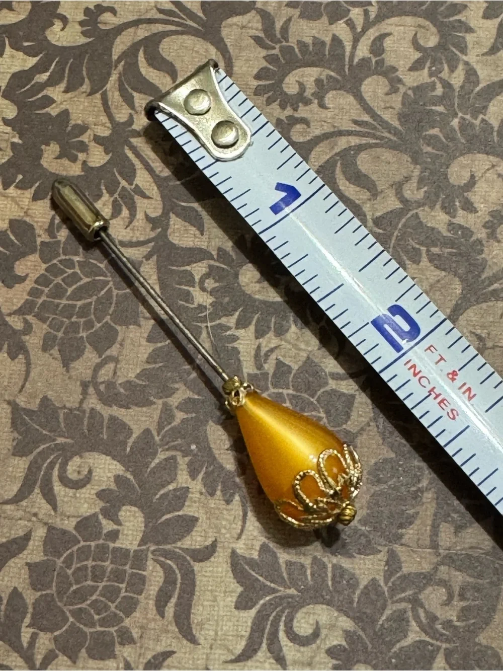 VINTAGE GOLD TONE STICK PIN